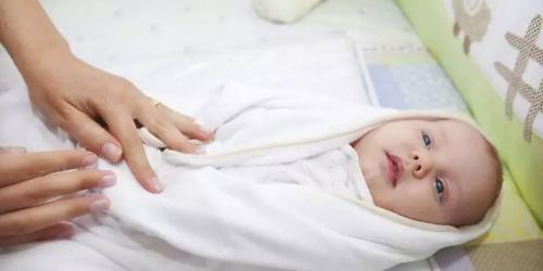 寶寶腸絞痛，別不當(dāng)回事，這樣做能有效緩解！